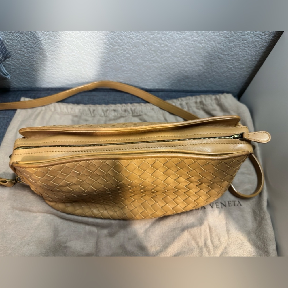 Bottega Veneta intercciato crossbody bag - Picture 13 of 16